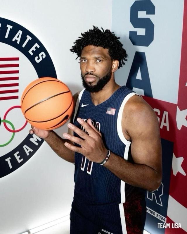 九游体育官网-美国赢26分他正负值-8？恩比德在嘘声中化身抽象派