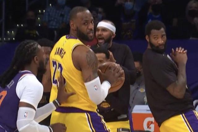 湖人连胜两场不足为喜，沃格尔：三分线外有隐患