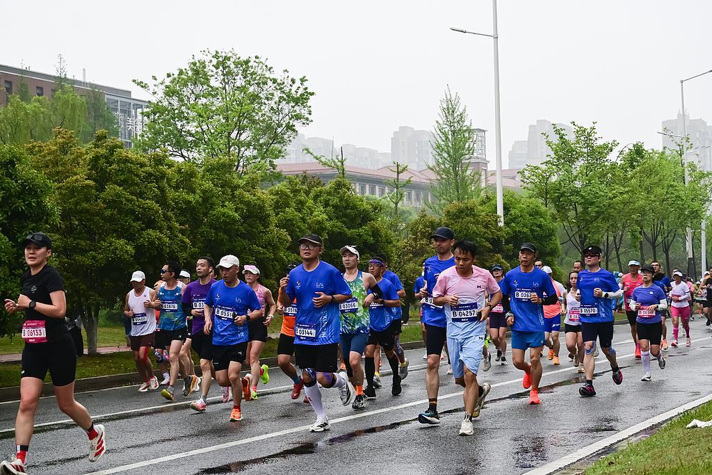 九游体育官网-跑马拉松买房最高补贴10万元！多地向马拉松参赛者提供购房优惠